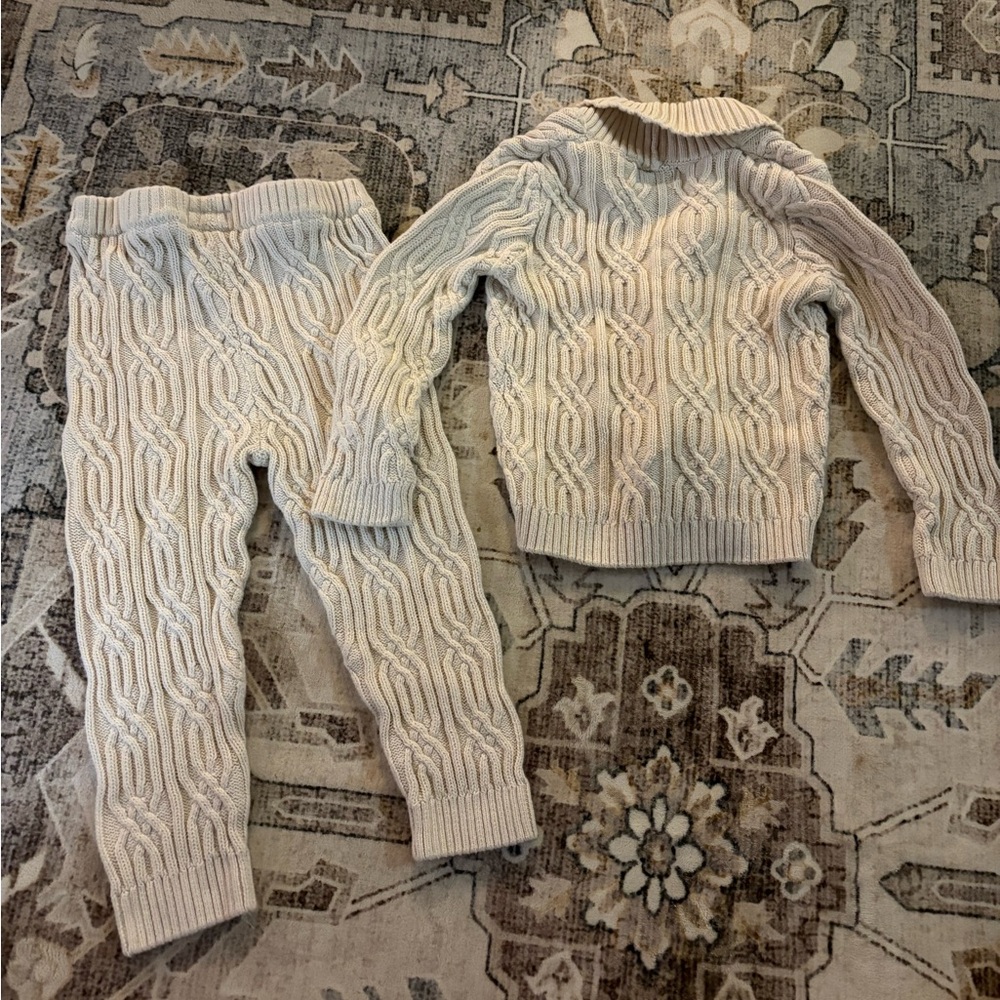 Perry Ellis Baby Girl Set - Picture 2 of 5
